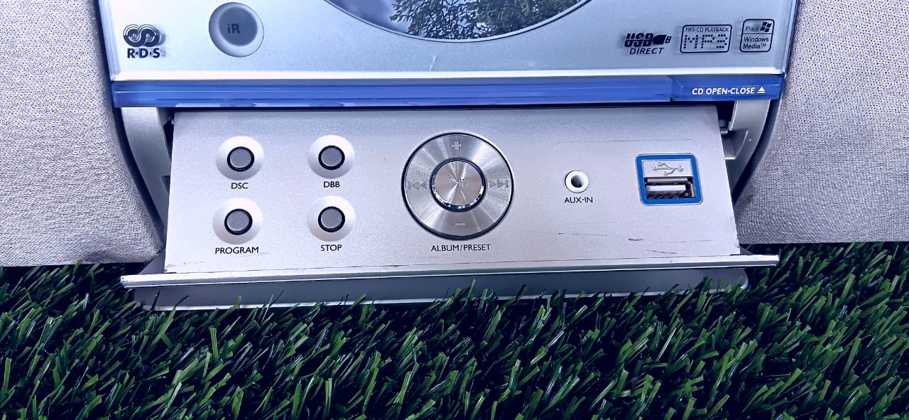 Philips Micro Hi-Fi System - Image 5