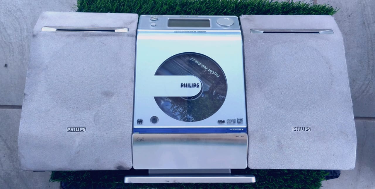 Philips Micro Hi-Fi System - Image 8