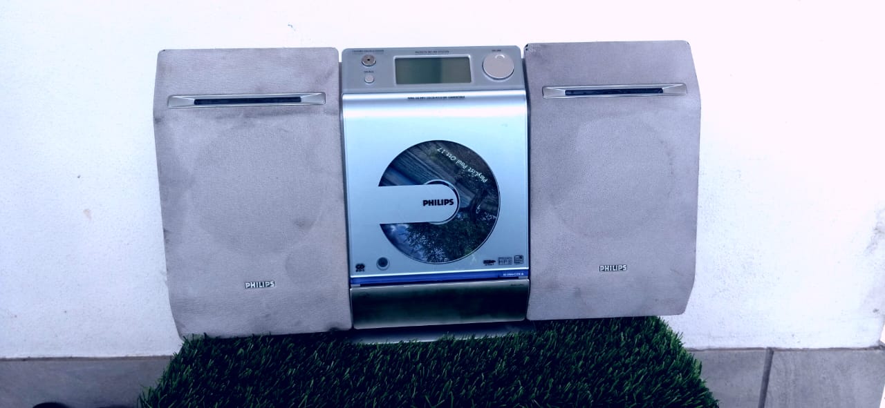 Philips Micro Hi-Fi System - Image 9